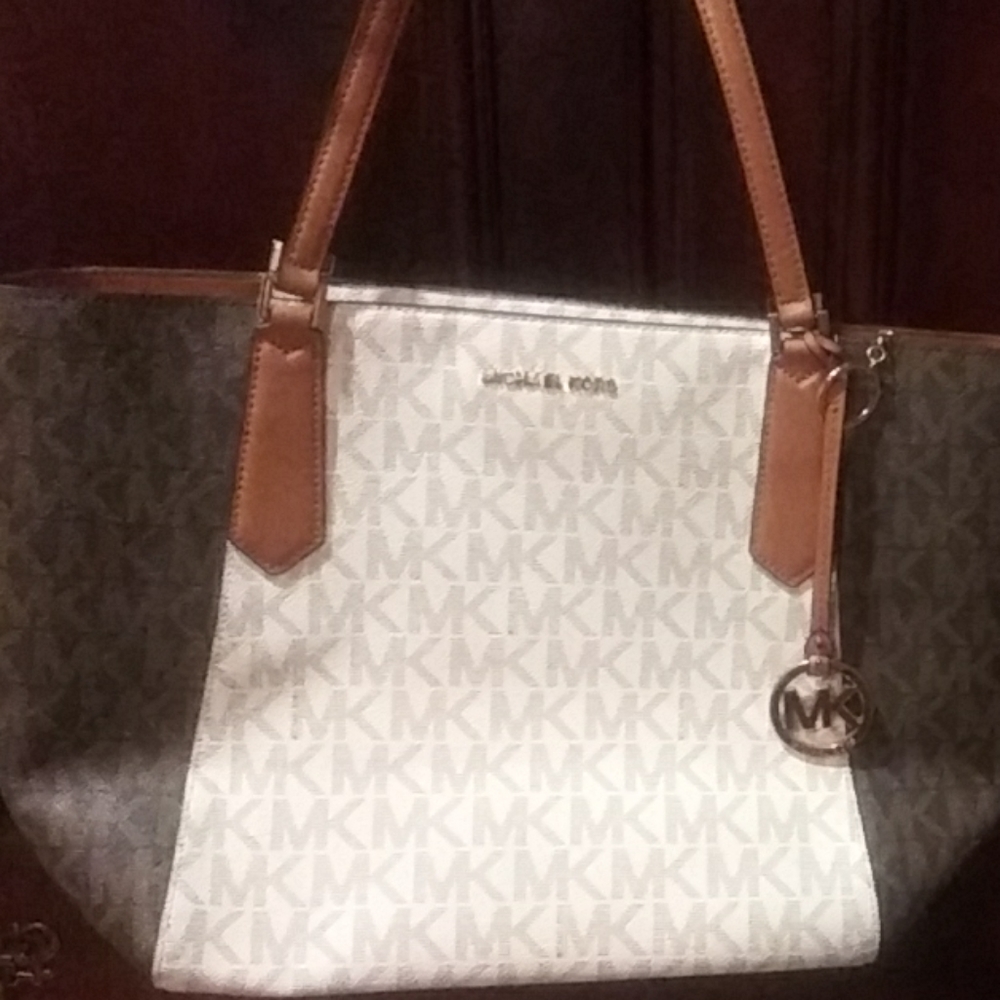 Michael Kors Shopper